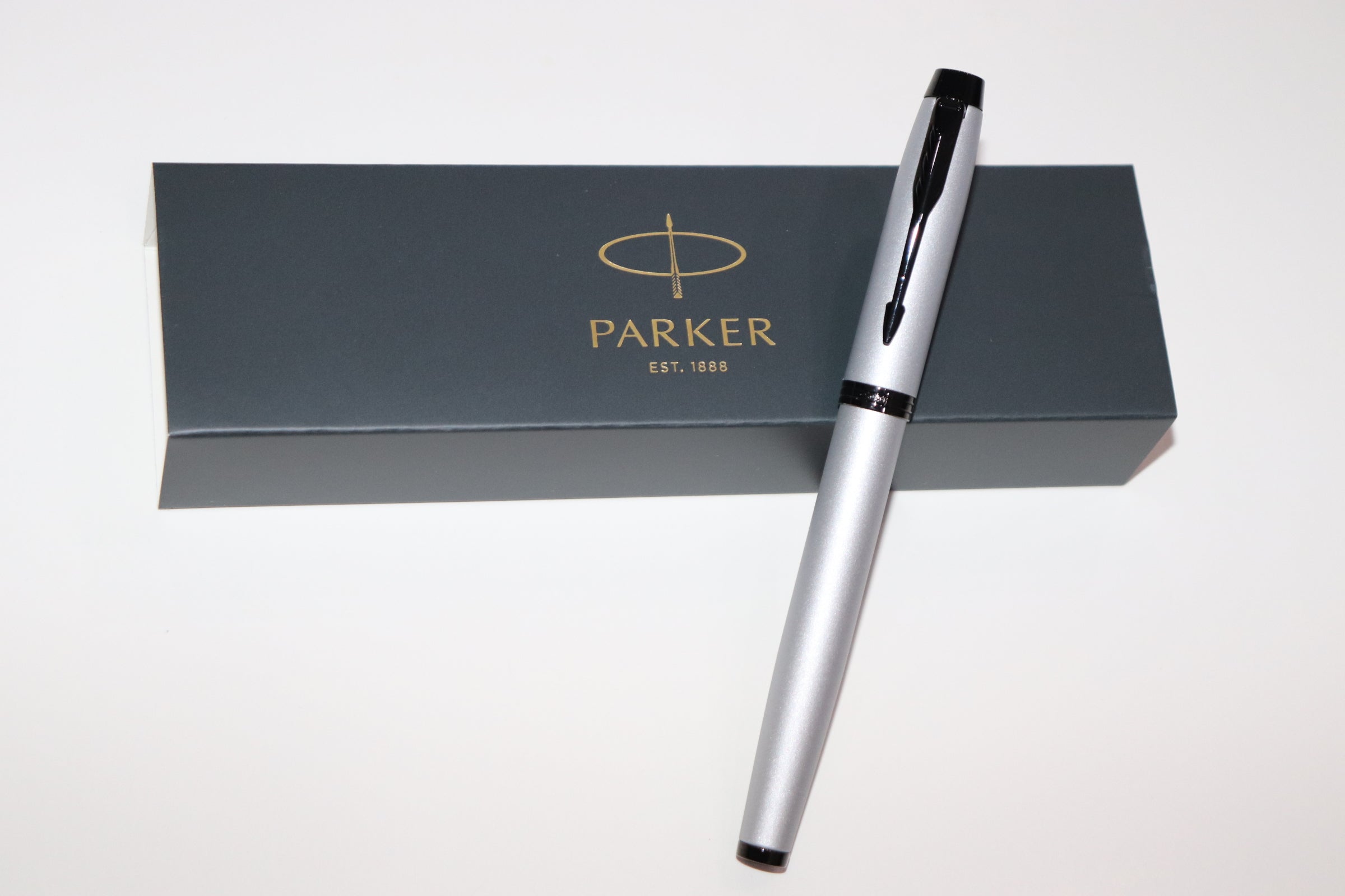 Parker IM Monochrome Matte Grey Black Trim Fountain Pen