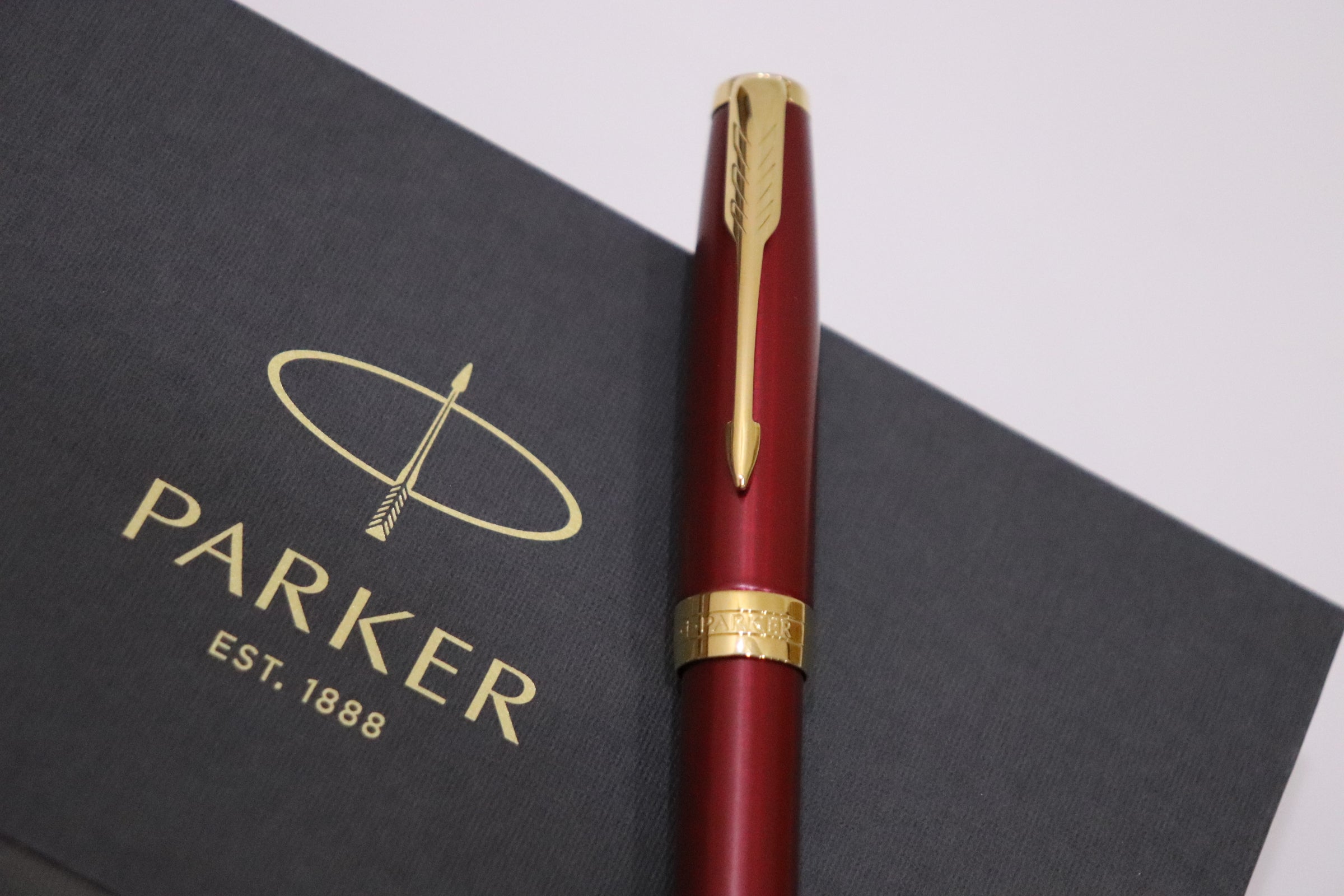 Parker Sonnet Intense Red Gold Trim Fountain Pen