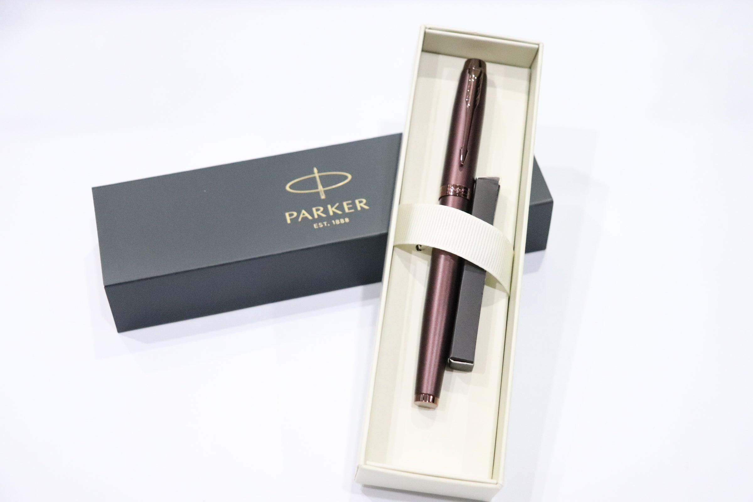 Parker IM Monochrome Burgundy Fountain Pen