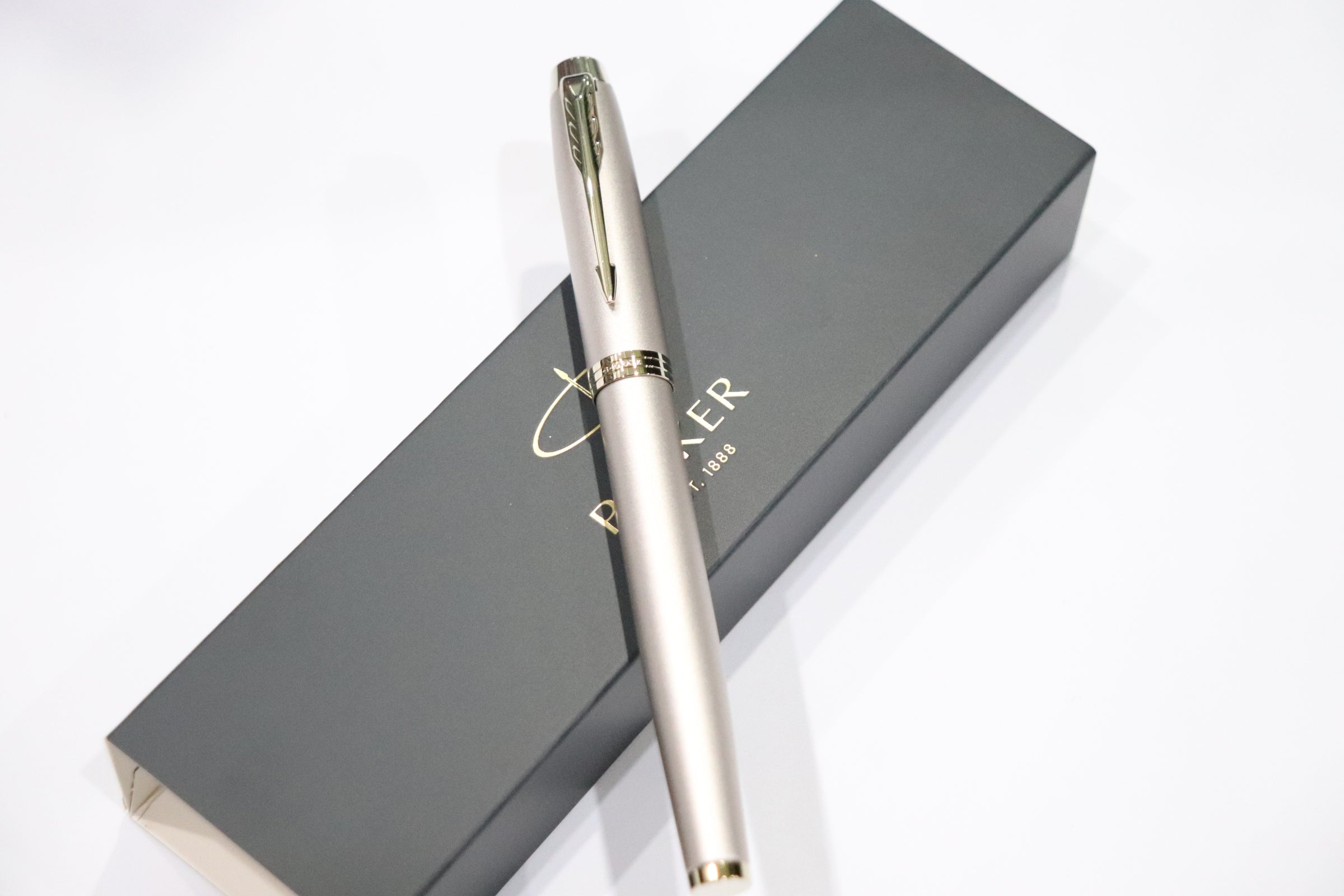 Parker IM Monochrome Champagne Fountain Pen