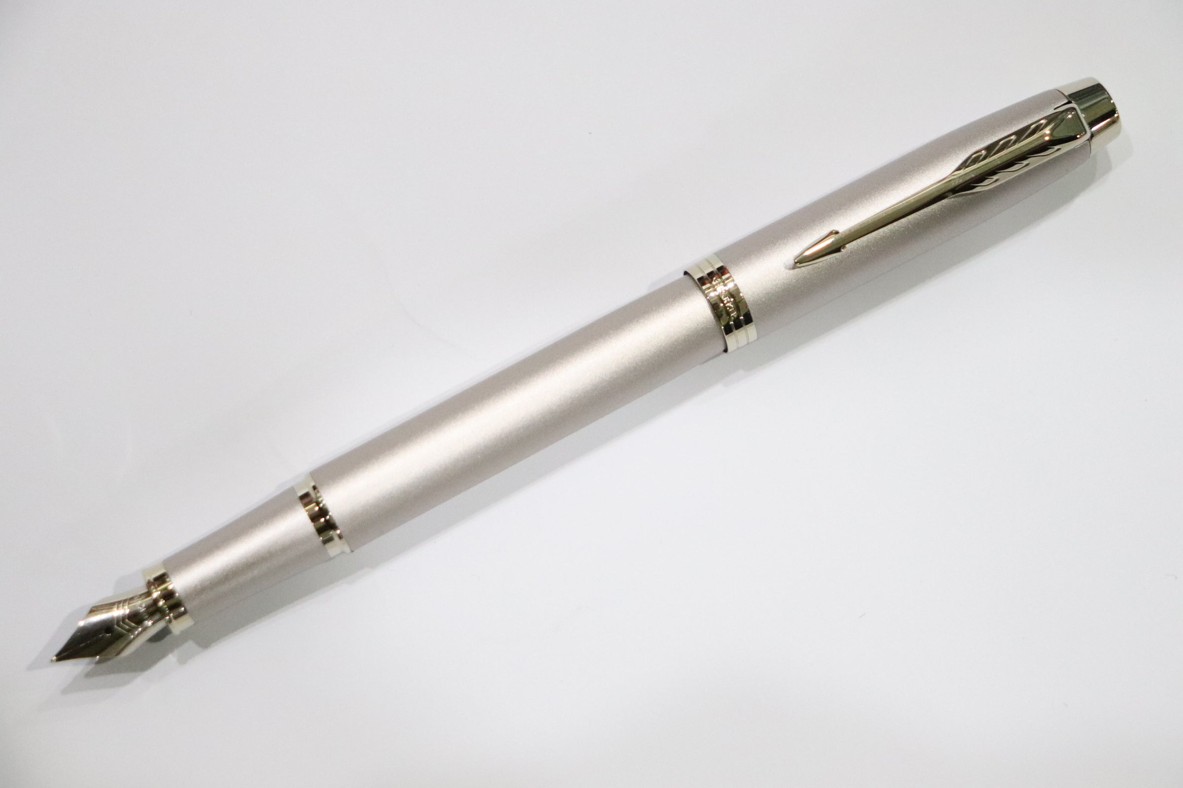 Parker IM Monochrome Champagne Fountain Pen