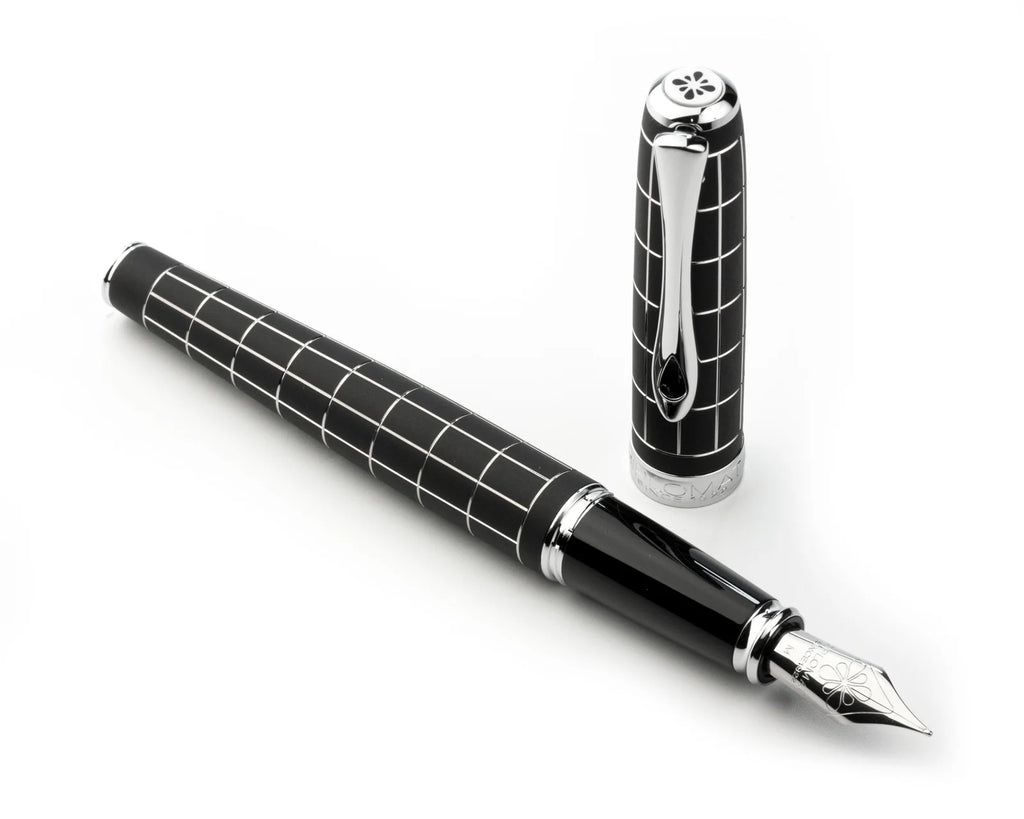 Diplomat Excellence A Plus Rhomb Guilloche Lapis Black Fountain Pen
