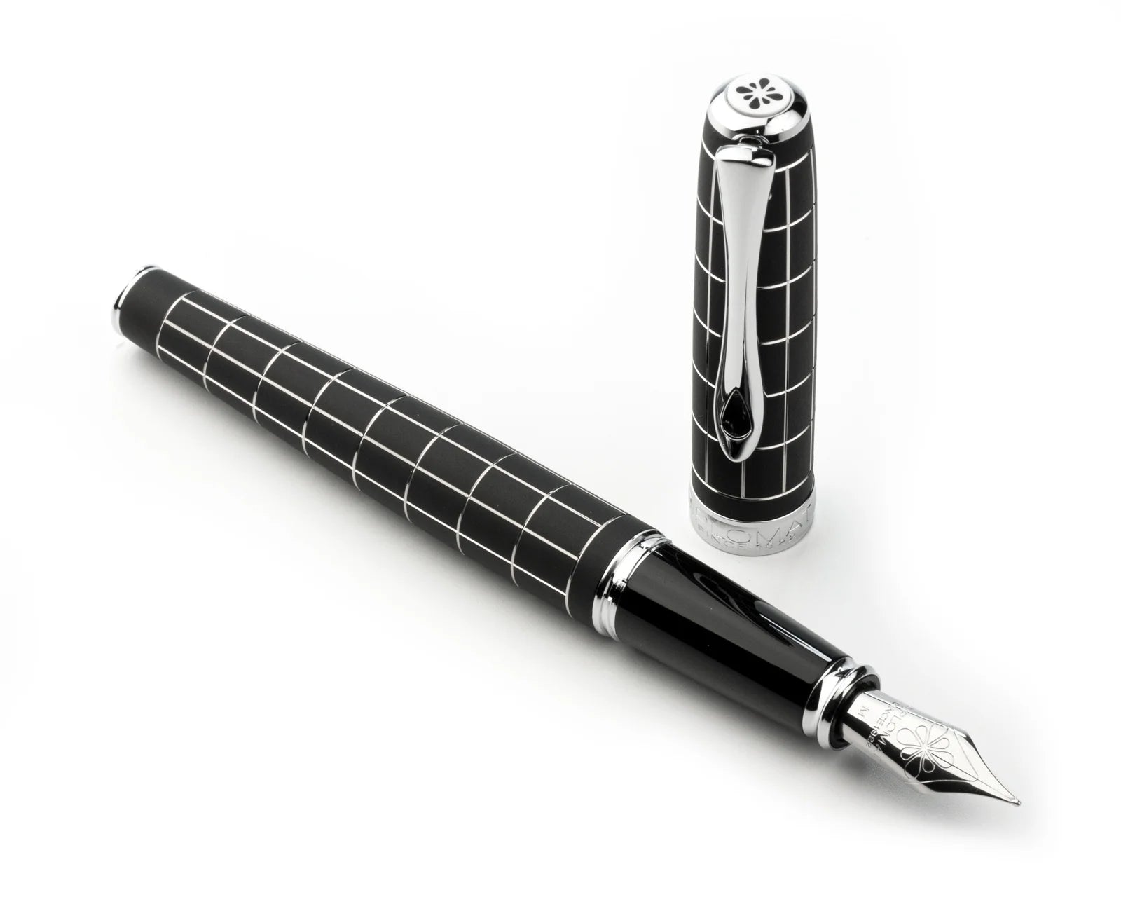 Diplomat Excellence A Plus Rhomb Guilloche Lapis Black Fountain Pen