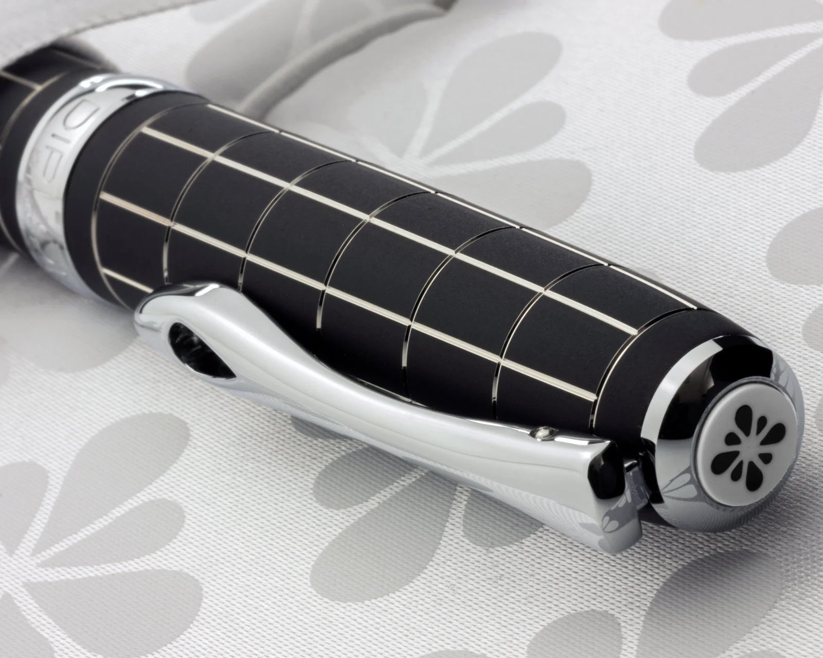Diplomat Excellence A Plus Rhomb Guilloche Lapis Black Fountain Pen