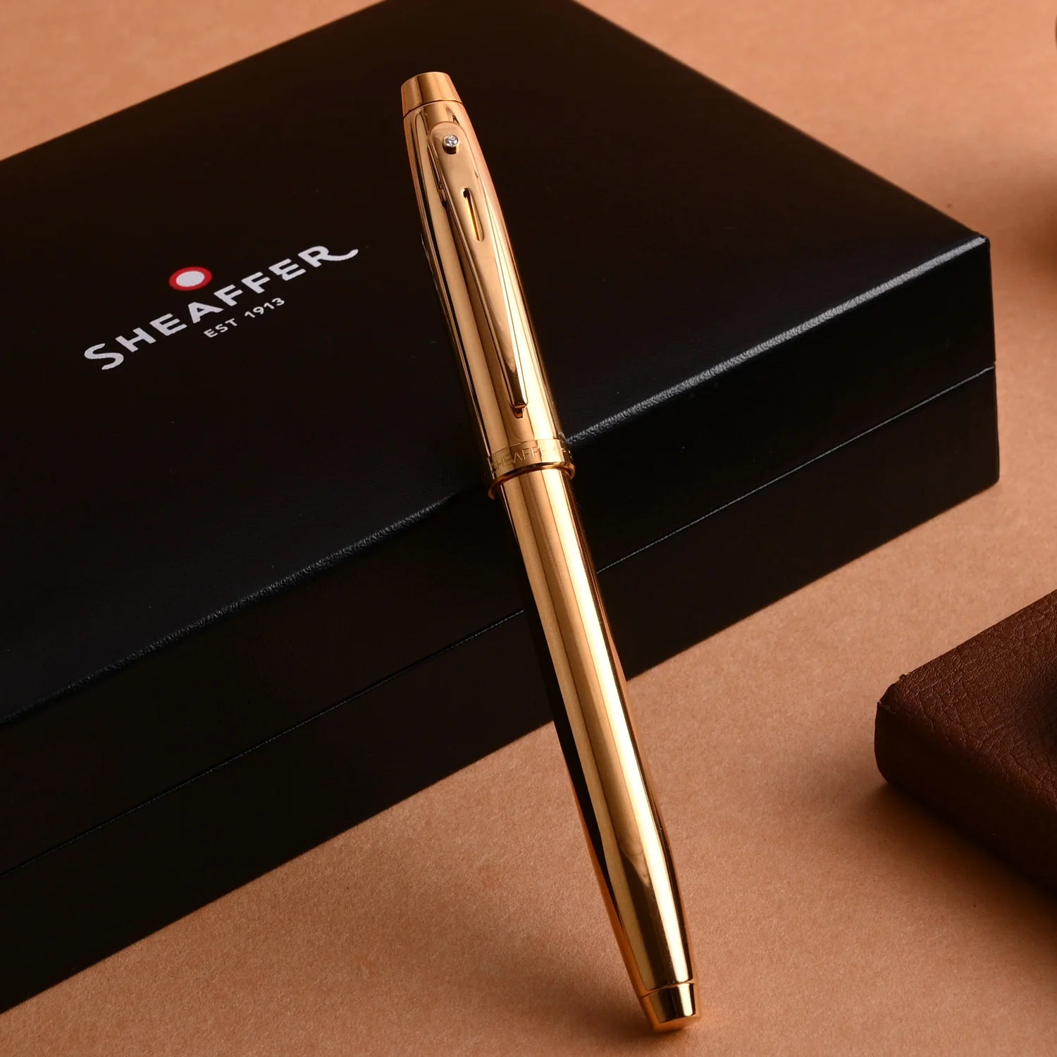 Sheaffer Gift Collection 100 – 9372 Glossy PVD Gold With PVD Gold Trim Fountain Pen