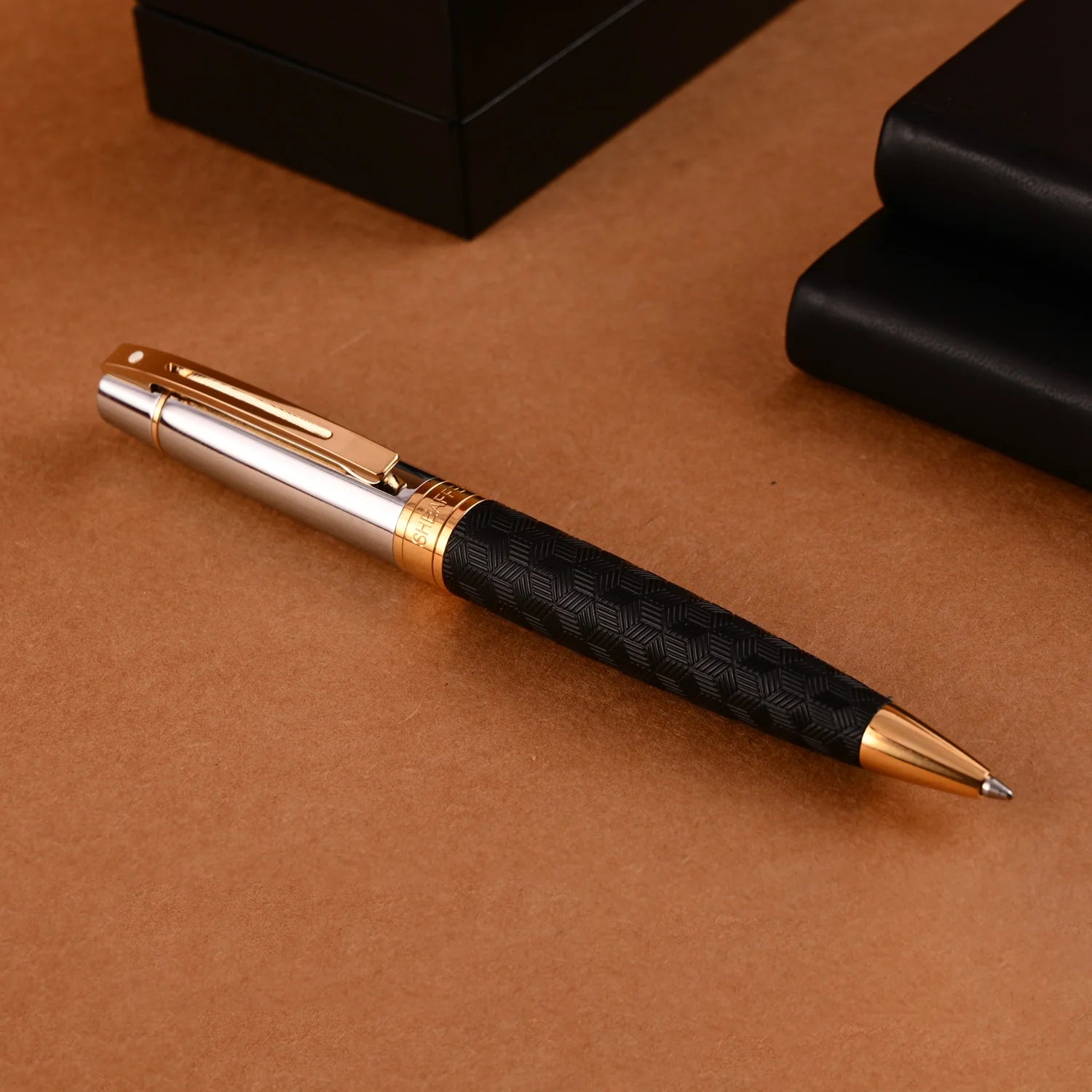 Sheaffer Gift Collection 300 – 9347 Engraved Black with Chrome Cap and Gold Trims Ballpoint Pen