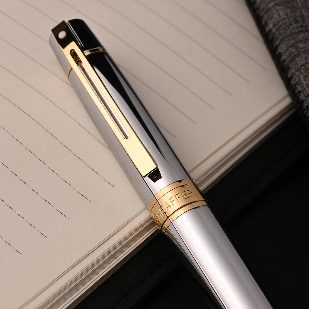 Sheaffer Gift Collection 300 – 9342 Chrome / Gold Tone Trim Fountain Pen