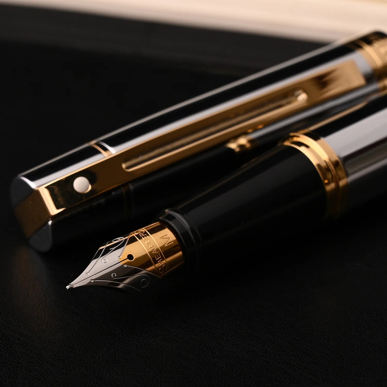 Sheaffer Gift Collection 300 – 9342 Chrome / Gold Tone Trim Fountain Pen