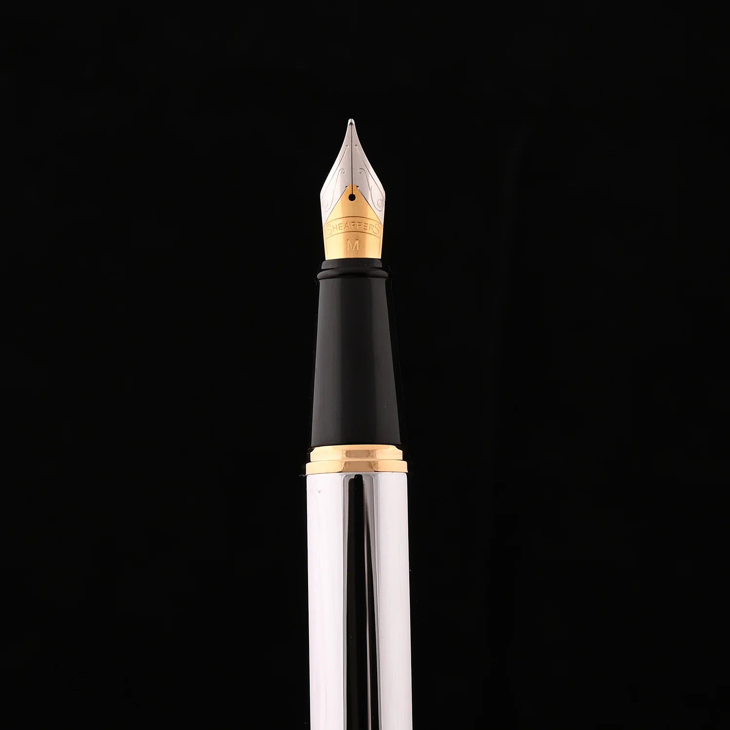 Sheaffer Gift Collection 300 – 9342 Chrome / Gold Tone Trim Fountain Pen