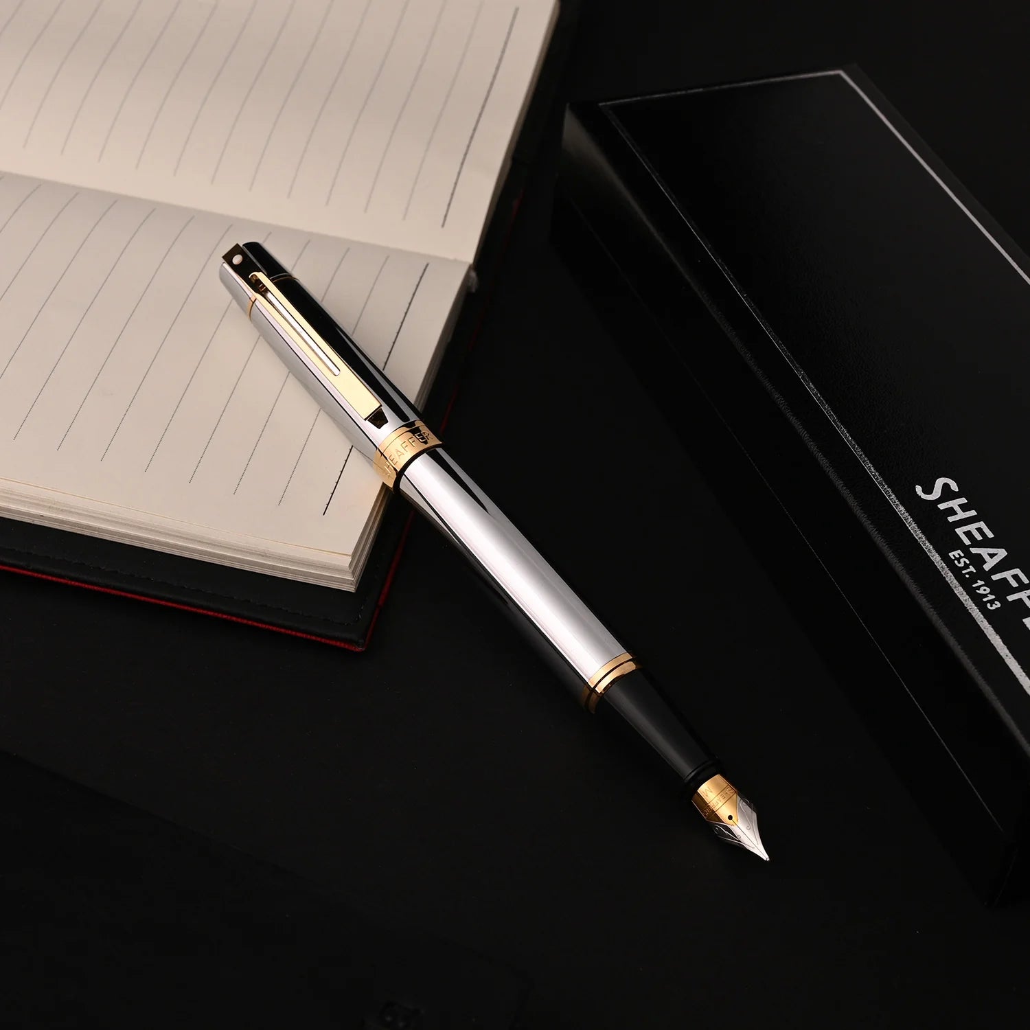 Sheaffer Gift Collection 300 – 9342 Chrome / Gold Tone Trim Fountain Pen