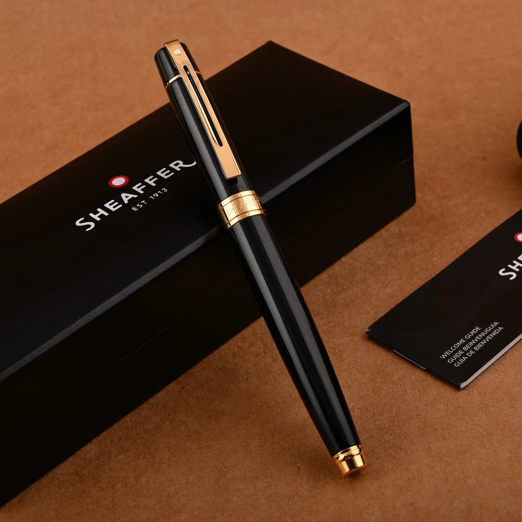 Sheaffer Gift Collection 300 – 9325 Glossy Black Gold Tone Trim Fountain Pen