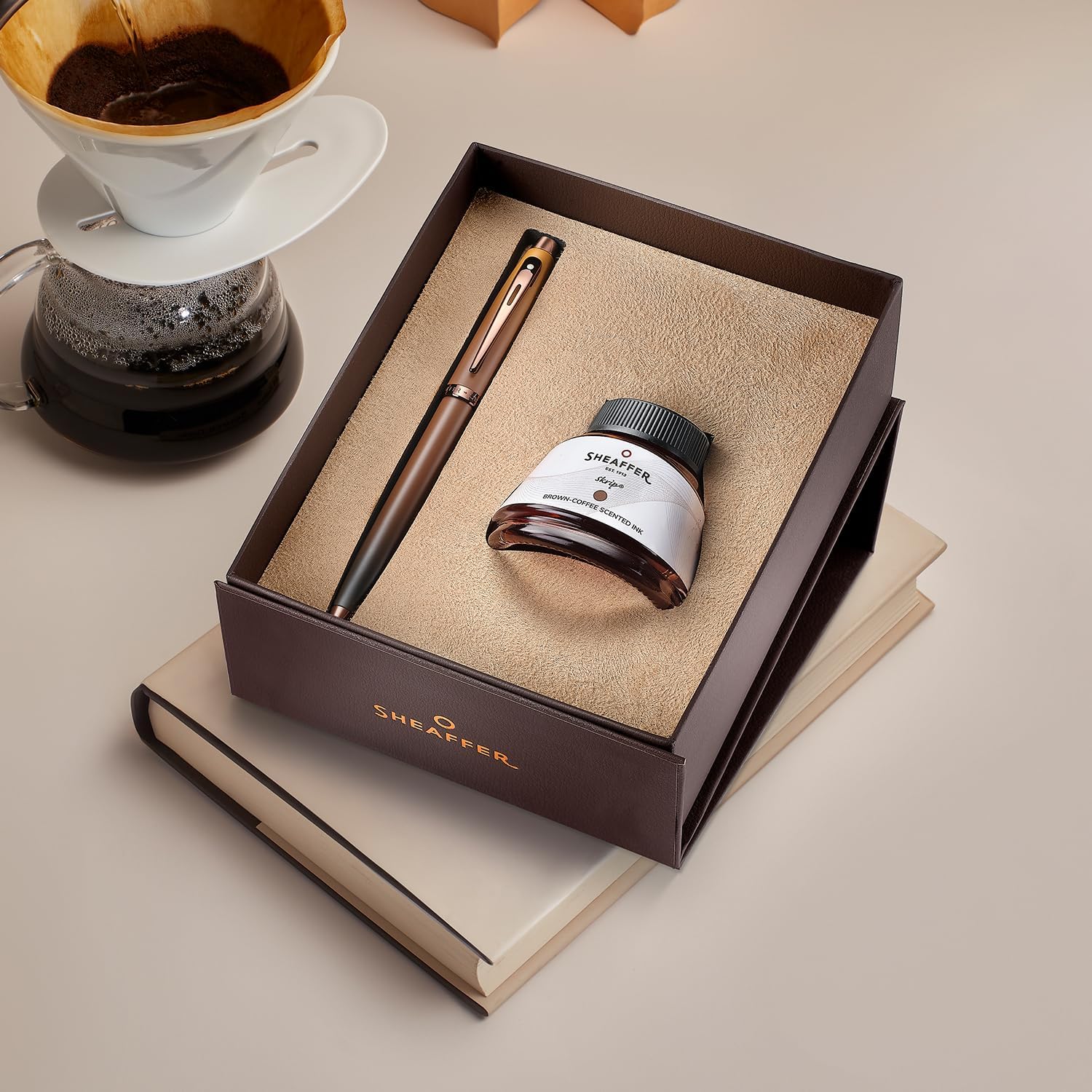 Sheaffer 9374 Gift Set - 100 Series Coffee Matte Brown Fountain Pen with Coffee Scented Ink Bottle