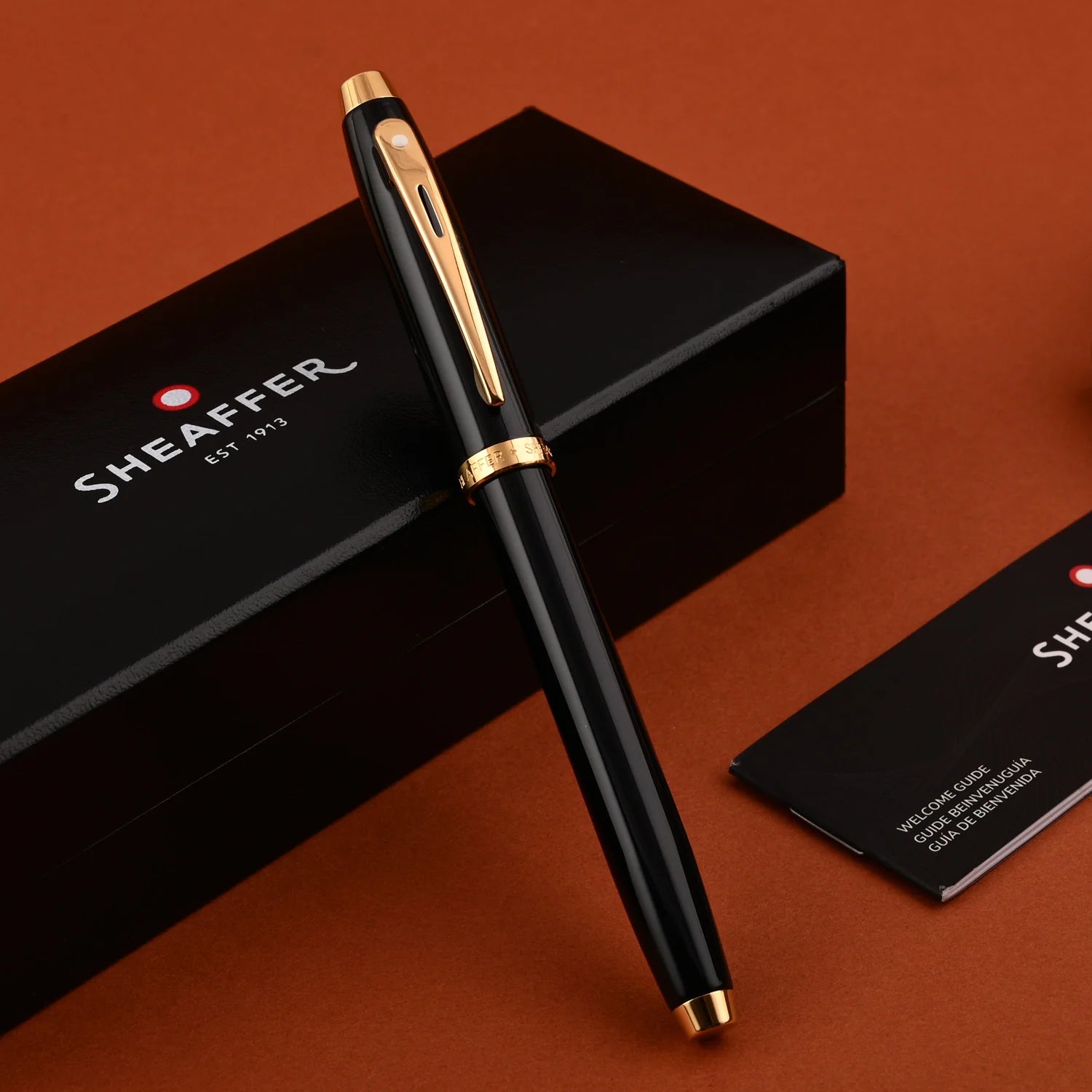 Sheaffer Gift Collection 100 – 9322 Fountain Pen | Glossy Black with Gold Trim