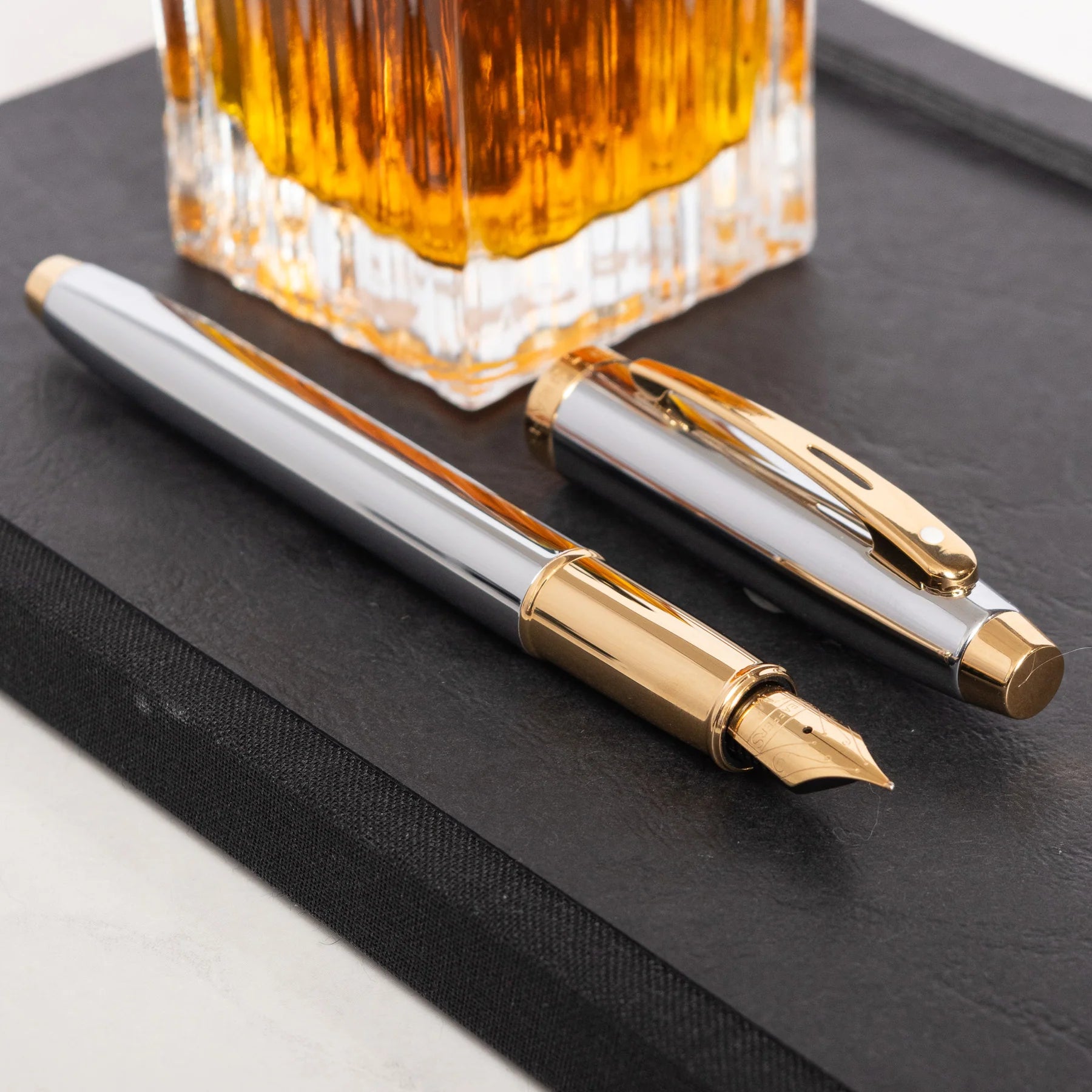 Sheaffer Gift Collection 100 – 9340 Fountain Pen | Chrome with Gold Plated Trim