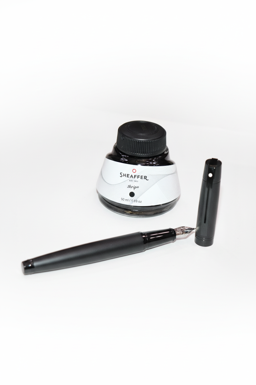 Sheaffer 300 Matte Black Fountain Pen With Ink Bottle